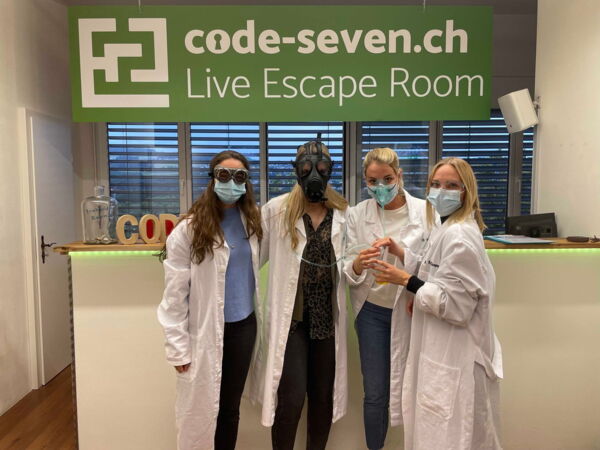 Die Gruppe Pretty Little Dentist hat den Live Escape Room erfolgreich geschafft
