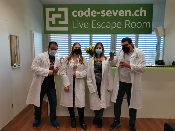 Die Gruppe Nekomania hat den Live Escape Room erfolgreich geschafft