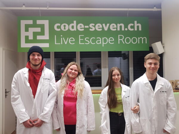 Die Gruppe Easy peasy hat den Live Escape Room erfolgreich geschafft
