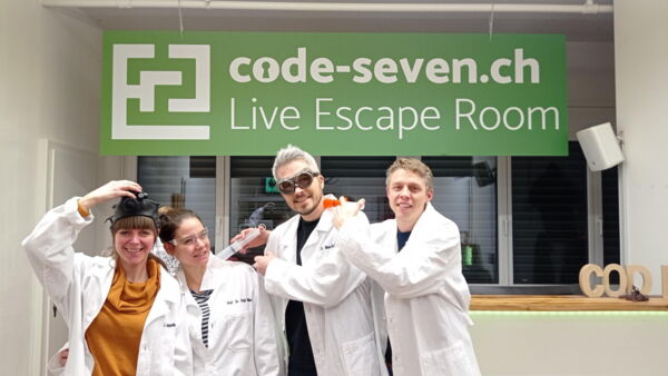 Die Gruppe Schönhaggler & Wömecker hat den Live Escape Room erfolgreich geschafft