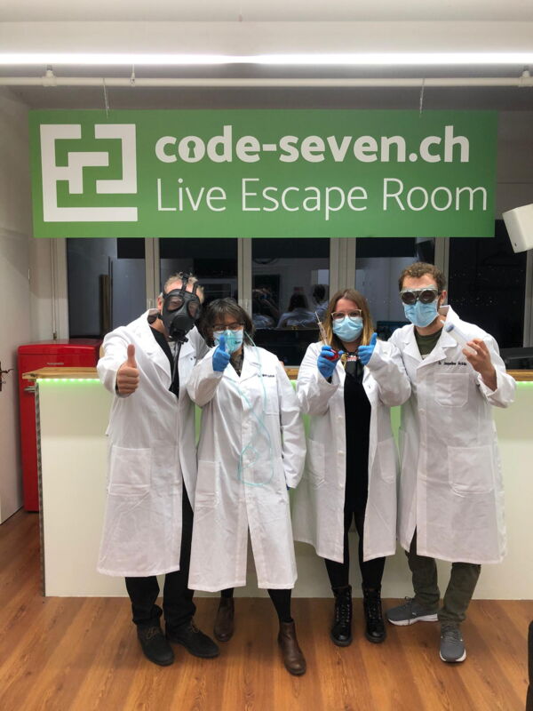 Die Gruppe Die 4 Unschlagbaren hat den Live Escape Room erfolgreich geschafft
