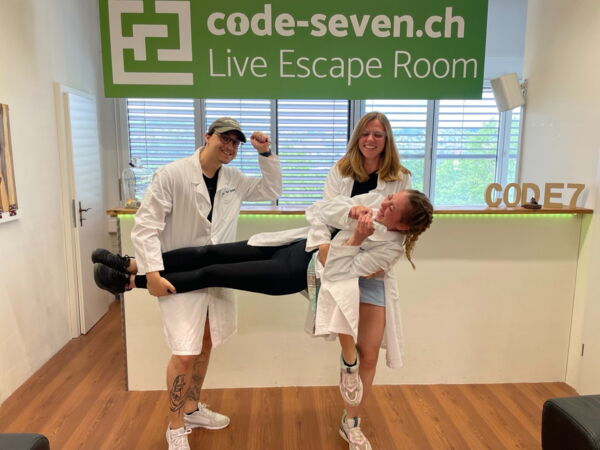 Die Gruppe NRM hat den Live Escape Room erfolgreich geschafft
