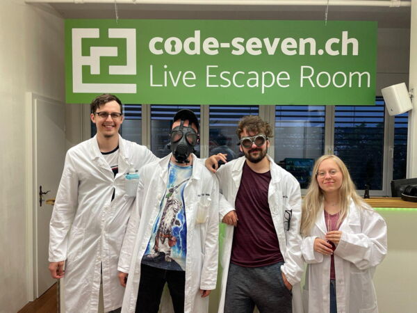Die Gruppe 1337 hat den Live Escape Room erfolgreich geschafft