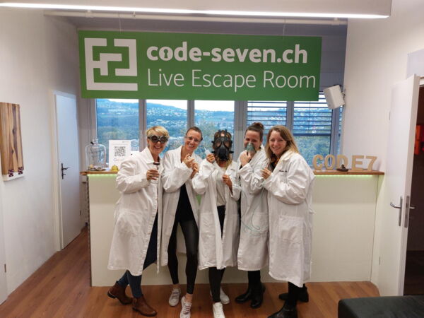 Die Gruppe Team Bride hat den Live Escape Room erfolgreich geschafft
