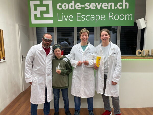 Die Gruppe D' Birrer hat den Live Escape Room erfolgreich geschafft