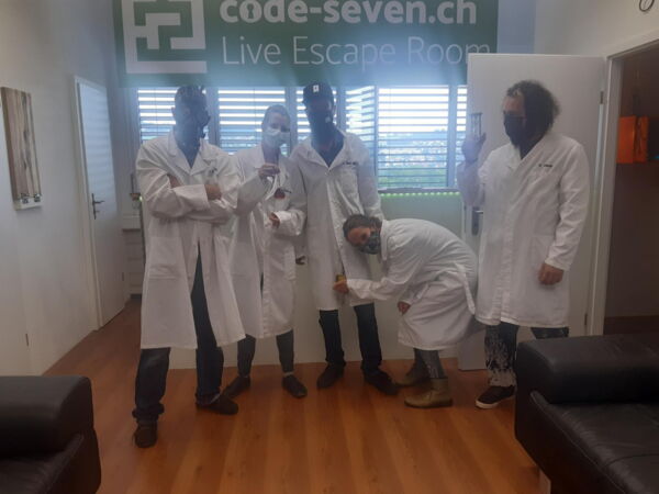 Die Gruppe Die Gruppe hat den Live Escape Room erfolgreich geschafft