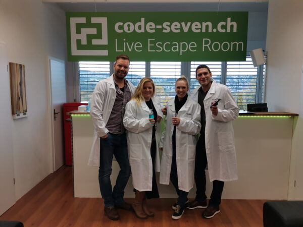Die Gruppe In Infiszierten hat den Live Escape Room erfolgreich geschafft