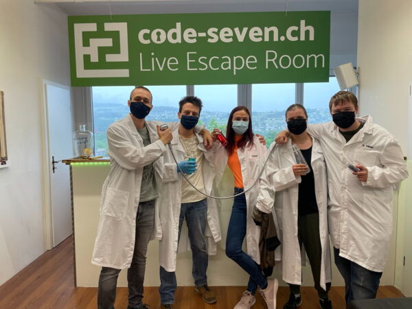 Die Gruppe Le Bro hat den Live Escape Room erfolgreich geschafft