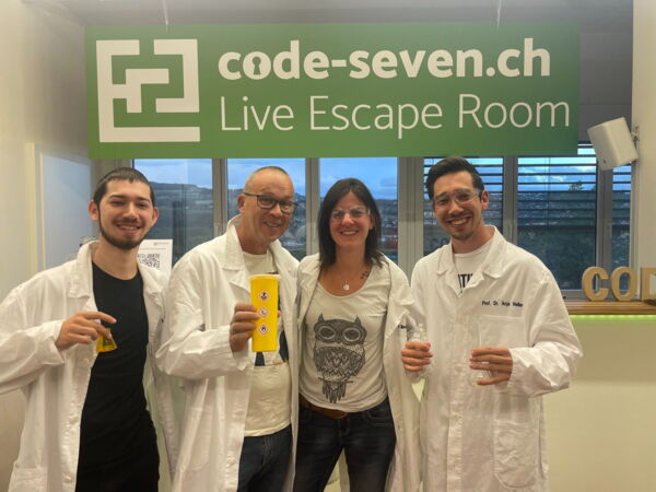 Die Gruppe Hunzikers hat den Live Escape Room erfolgreich geschafft