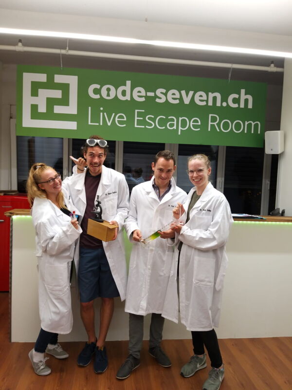 Die Gruppe Anonym F97 hat den Live Escape Room erfolgreich geschafft