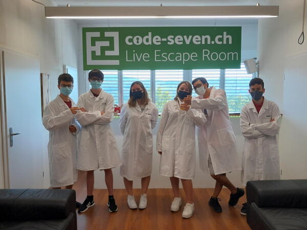 Die Gruppe Binoclan hat den Live Escape Room erfolgreich geschafft