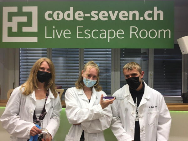 Die Gruppe Plutonium hat den Live Escape Room erfolgreich geschafft