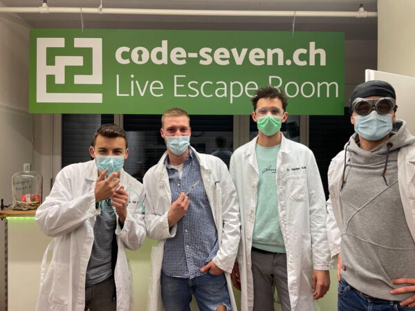 Die Gruppe Team Szene hat den Live Escape Room erfolgreich geschafft