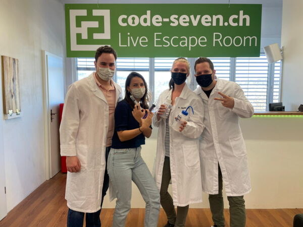 Die Gruppe G&T's hat den Live Escape Room erfolgreich geschafft