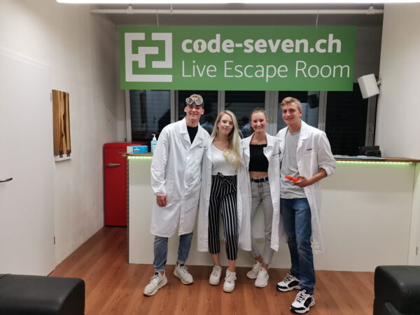 Die Gruppe Anonym H32 hat den Live Escape Room erfolgreich geschafft