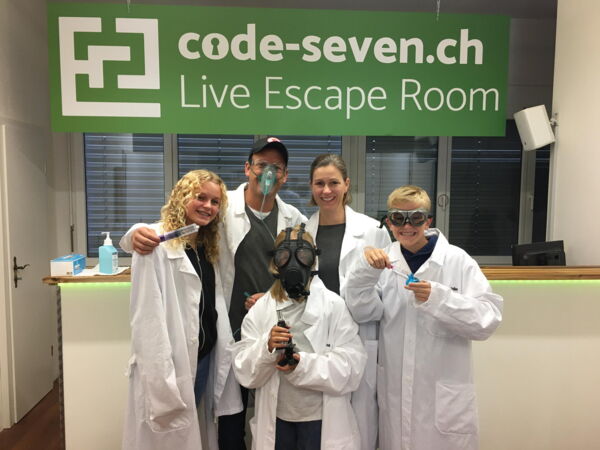 Die Gruppe WXX Agents hat den Live Escape Room erfolgreich geschafft