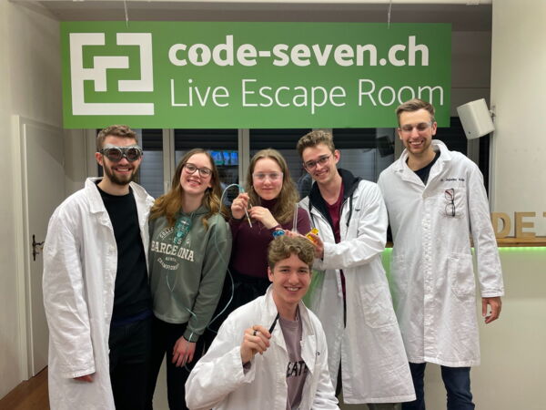 Die Gruppe Di Wylde hat den Live Escape Room erfolgreich geschafft