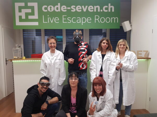 Die Gruppe Die wilden 7 hat den Live Escape Room erfolgreich geschafft